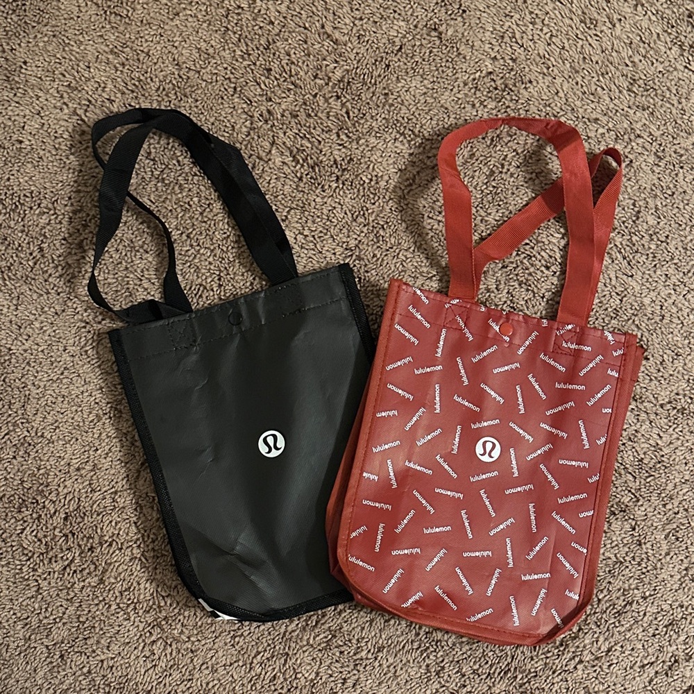 lululemon athletica Black and Red Tote Set
